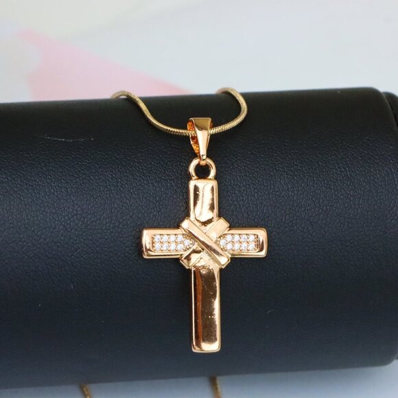 "Rose Gold Cross Pendant with Crystal Detail and Polished Finish, XPPT1484 - Picture 6 of 13
